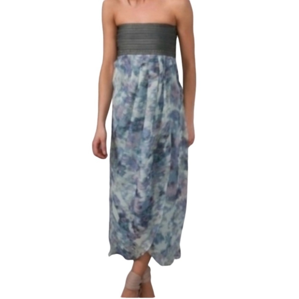 Elizabeth and James Silk Tulip
Dress.Size S. Blues and purples.